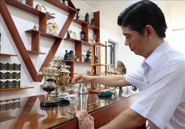 Đặc sắc nghệ thuật pha cà phê ở thủ phủ Buôn Ma Thuột