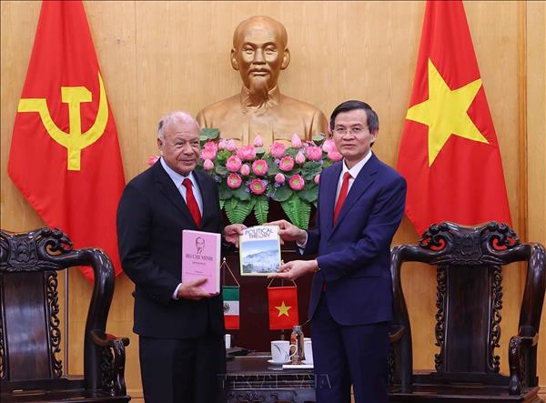 Vietnam, Mexico seek to step up theoretical exchanges, personnel training cooperation