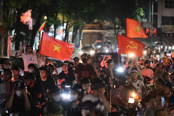Người dân Thủ đô ăn mừng đội tuyển vào chung kết ASEAN Cup 2026