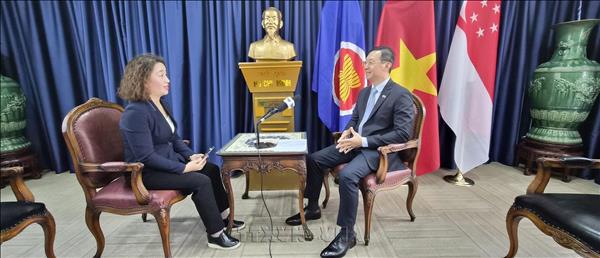 Key Party leaders visit to lay foundation for Vietnam-Singapore new-generation strategic relationship