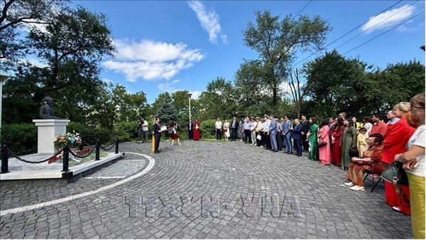 Russias Vladivostok bus stop renamed as Ho Chi Minh Park