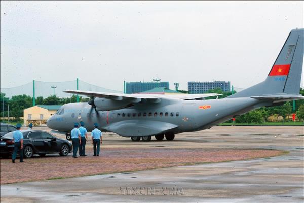 Special flight carries over 7,000 samples of war martyrsremains to Hanoi for DNA identification