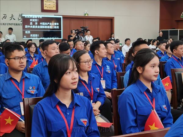 越中青年接续友谊携手开创未来