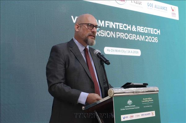Việt Nam - Singapore và bài học nguyên lý thích ứng với bùng nổ công nghệ
