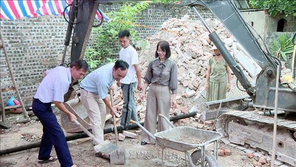 Cộng đồng nghĩa tình giúp hộ nghèo, gia đình chính sách có mái ấm an cư