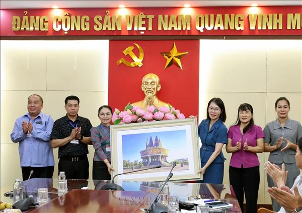 Góp phần thắt chặt tình hữu nghị Việt - Lào