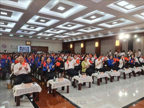 Vietnamese, Chinese youth carry forward bilateral friendship