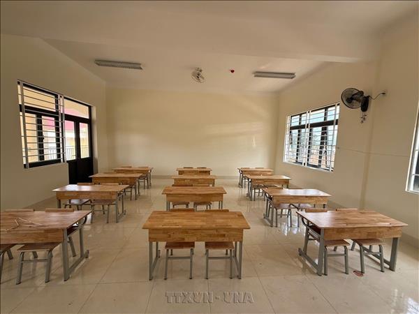 Mở rộng cánh cửa đến trường cho học sinh vùng biên