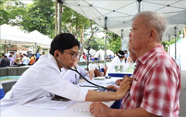 Chung tay để người cao tuổi sống khỏe, sống vui và có ích