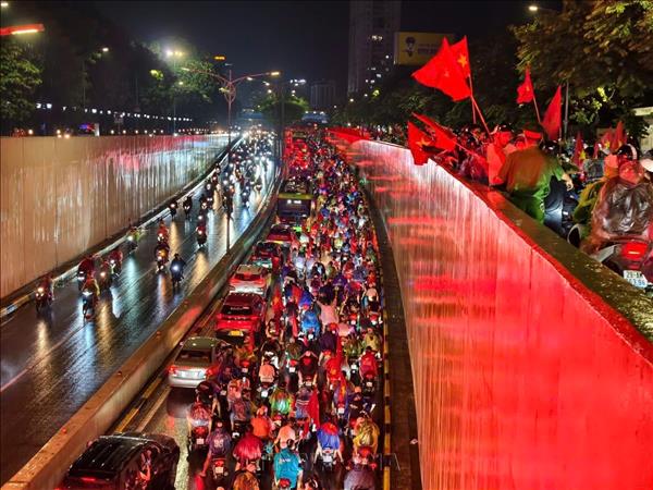 ASEAN Hyundai Cup 2026: Hà Nội xuyên đêm ăn mừng chiến thắng của đội tuyển Việt Nam