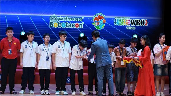 Vinh danh các đội thi xuất sắc tại Vòng Chung kết ROBOTACON WRO 2026