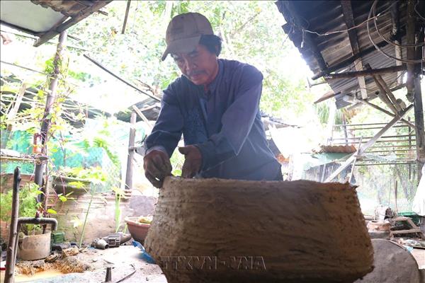 Trăn trở giữ hồn lửa làng đúc đồng Chú Tượng