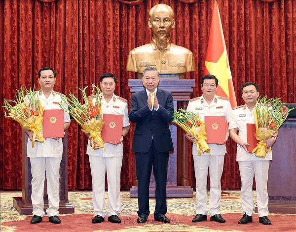 Tổng Bí thư, Chủ tịch nước Tô Lâm trao quyết định bổ nhiệm 4 Kiểm sát viên Viện kiểm sát nhân dân tối cao