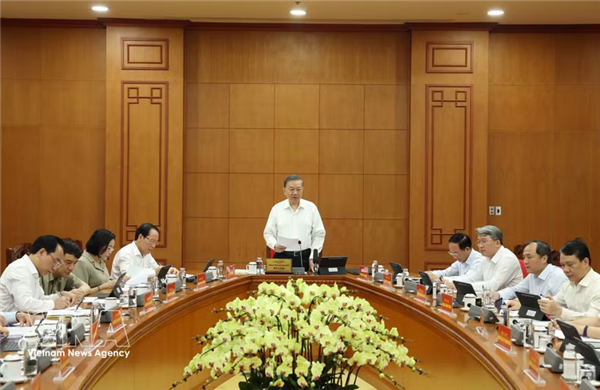 越共中央总书记、国家主席苏林：必须在教育行业内部实现实质性的变革