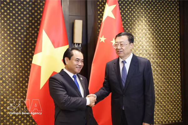越中加强农业合作