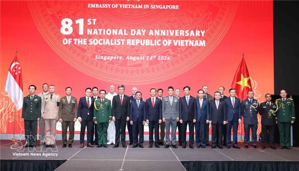 陈锦秀同志在新加坡出席越南国庆81周年庆祝活动