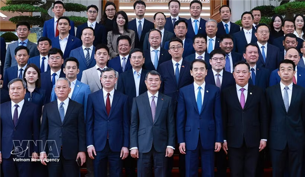 越南政府总理黎明兴：中国企业需加大投资力度 追求更高质量 更先进技术