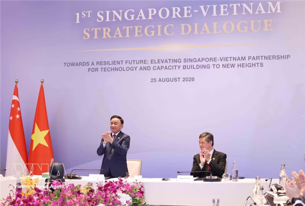 Les médias singapouriens saluent les résultats de la visite du permanent du Secrétariat du PCV Tran Cam Tu