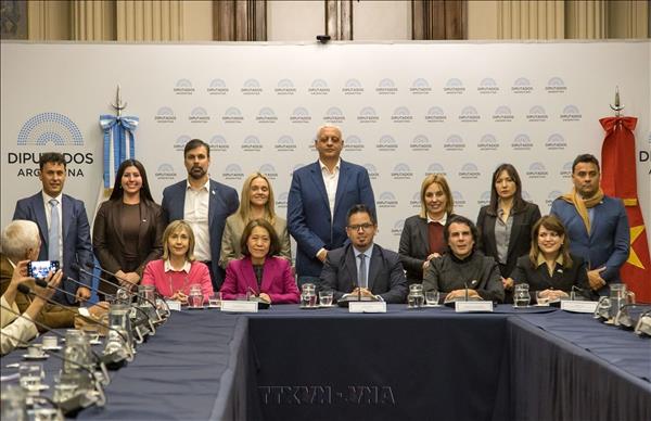 Argentina seeks to boost trade, investment ties with Vietnam