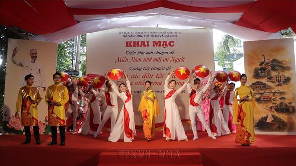 Giáo dục truyền thống và tôn vinh văn hóa các dân tộc