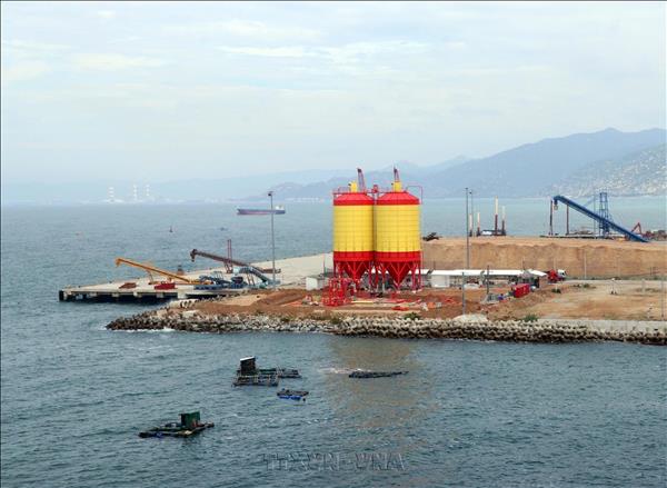 La Résolution n°20-NQ/TW: Les infrastructures énergétiques, un socle pour léconomie maritime du Vietnam
