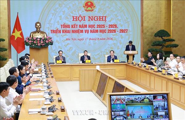 Premier vietnamita exige avance en educación y formación