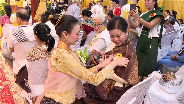 Tôn vinh đạo lý uống nước nhớ nguồn và bản sắc Văn hóa Việt Nam tại Lào
