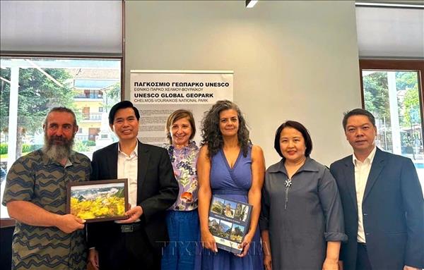 Vietnam, Greece step up subnational cooperation