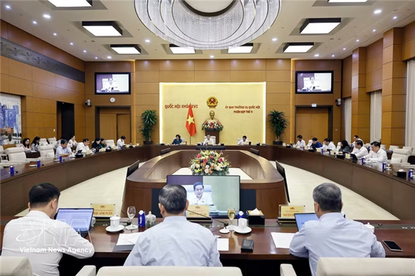 第十六届国会常务委员会第五次会议：营造有利条件促进企业发展