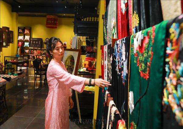 Contemporary Craft Art Space Opens in Hanoi, Celebrating Vietnams Embroidery Heritage