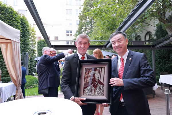 八月革命与九二国庆81周年：捷克高度评价旅捷越南人对当地经济社会发展所作的贡献
