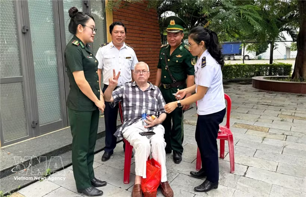 劳保国际口岸及时救治出现中风迹象的外籍游客
