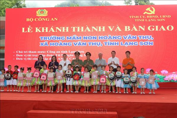 Khánh thành và bàn giao Trường Mầm non tại xã biên giới Hoàng Văn Thụ
