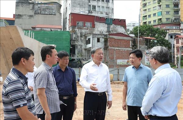 Top leader inspects key transport, education infrastructure projects in Hanoi