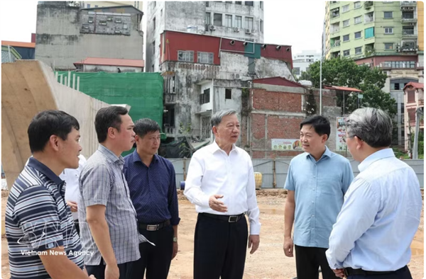 越共中央总书记、国家主席苏林实地考察河内部分重点项目