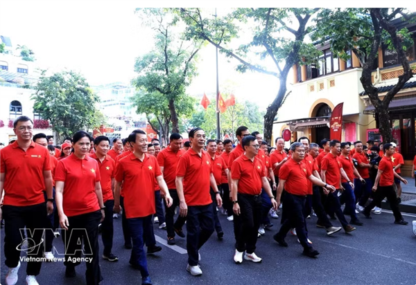 Ensemble avec le Vietnam pour aller de lavant : un pas commun, une fierté partagée