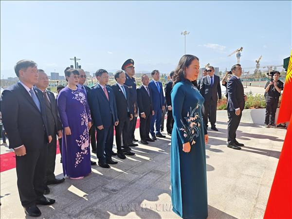Khánh thành Tượng đài Chủ tịch Hồ Chí Minh tại Bishkek