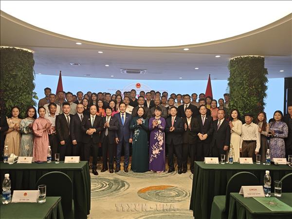 Phó Chủ tịch nước Võ Thị Ánh Xuân tiếp xúc song phương, gặp gỡ cộng đồng người Việt ở Bishkek