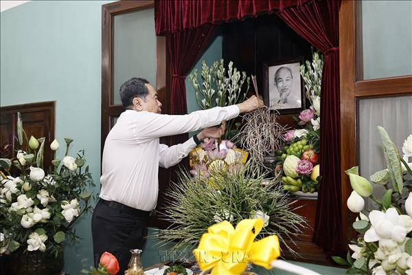 NA President pays tribute to President Ho Chi Minh