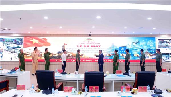 Ra mắt ba sản phẩm chuyển đổi số phục vụ người dân