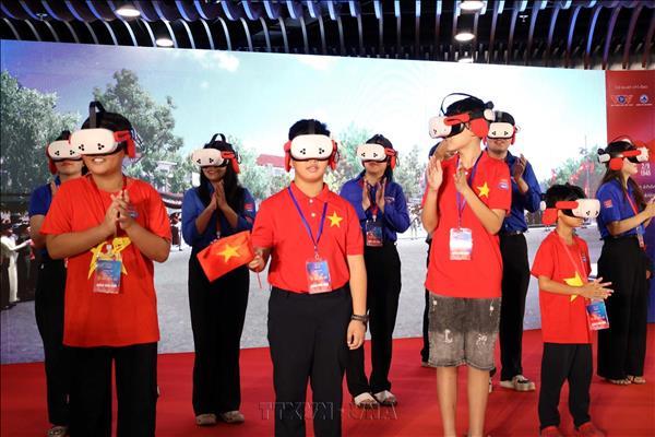 Người dân hào hứng trải nghiệm nhiều hoạt động văn hóa ý nghĩa dịp Quốc khánh 2/9