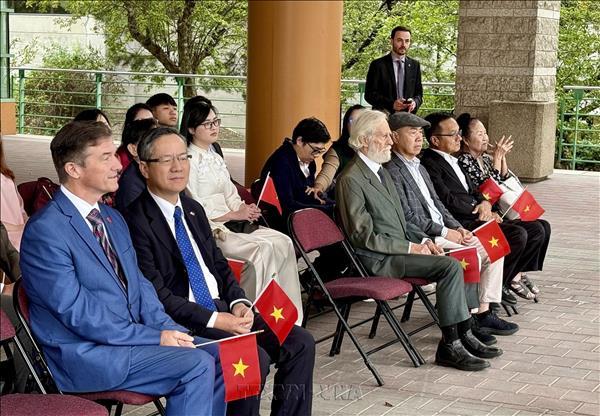 81 năm Cách mạng Tháng Tám và Quốc khánh 2/9: Sắc cờ đỏ sao vàng kết nối Việt Nam với thế giới