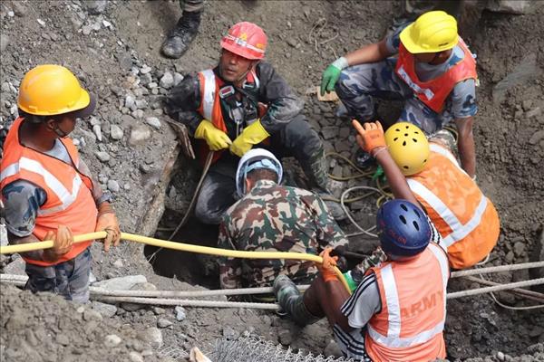 Le Vietnam fournit une aide humanitaire durgence au Népal après la catastrophe