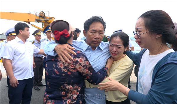 32 fishermen rescued at sea safely return home