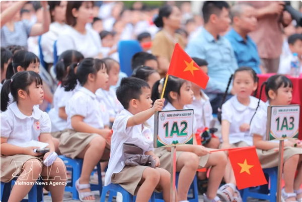 Les élèves et étudiants vietnamiens prêts pour la rentrée scolaire 2026-2027