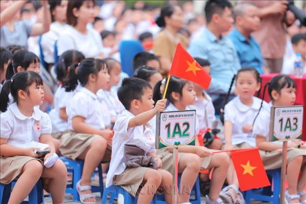 Estudiantes y alumnos vietnamitas inician el curso escolar 2026-2027