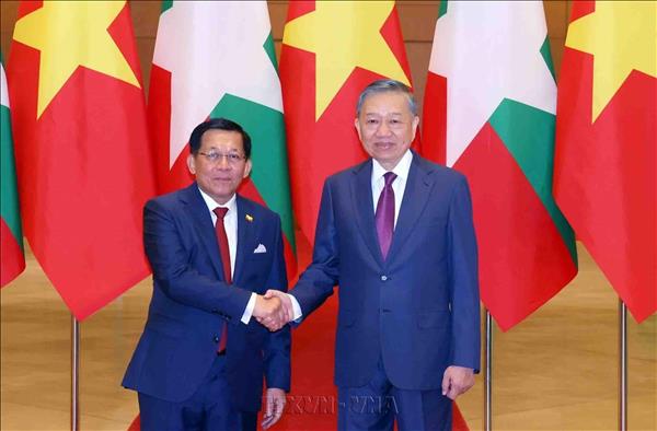 越共中央总书记、国家主席苏林同缅甸总统敏昂莱举行会谈