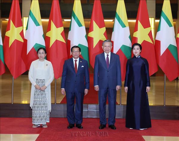 Top Vietnamese leader chairs welcome ceremony for President of Myanmar