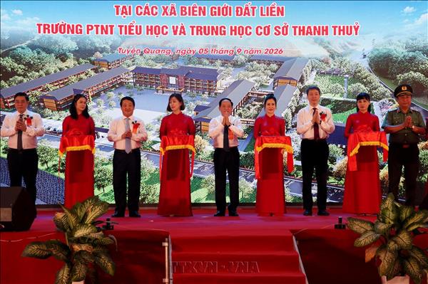 Khai giảng năm học mới 2026 - 2027: Rộn ràng niềm vui từ miền xuôi đến miền ngược