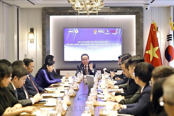 Chủ tịch Quốc hội Trần Thanh Mẫn gặp mặt thành viên Mạng lưới Đổi mới sáng tạo và chuyên gia Việt Nam tại Hàn Quốc